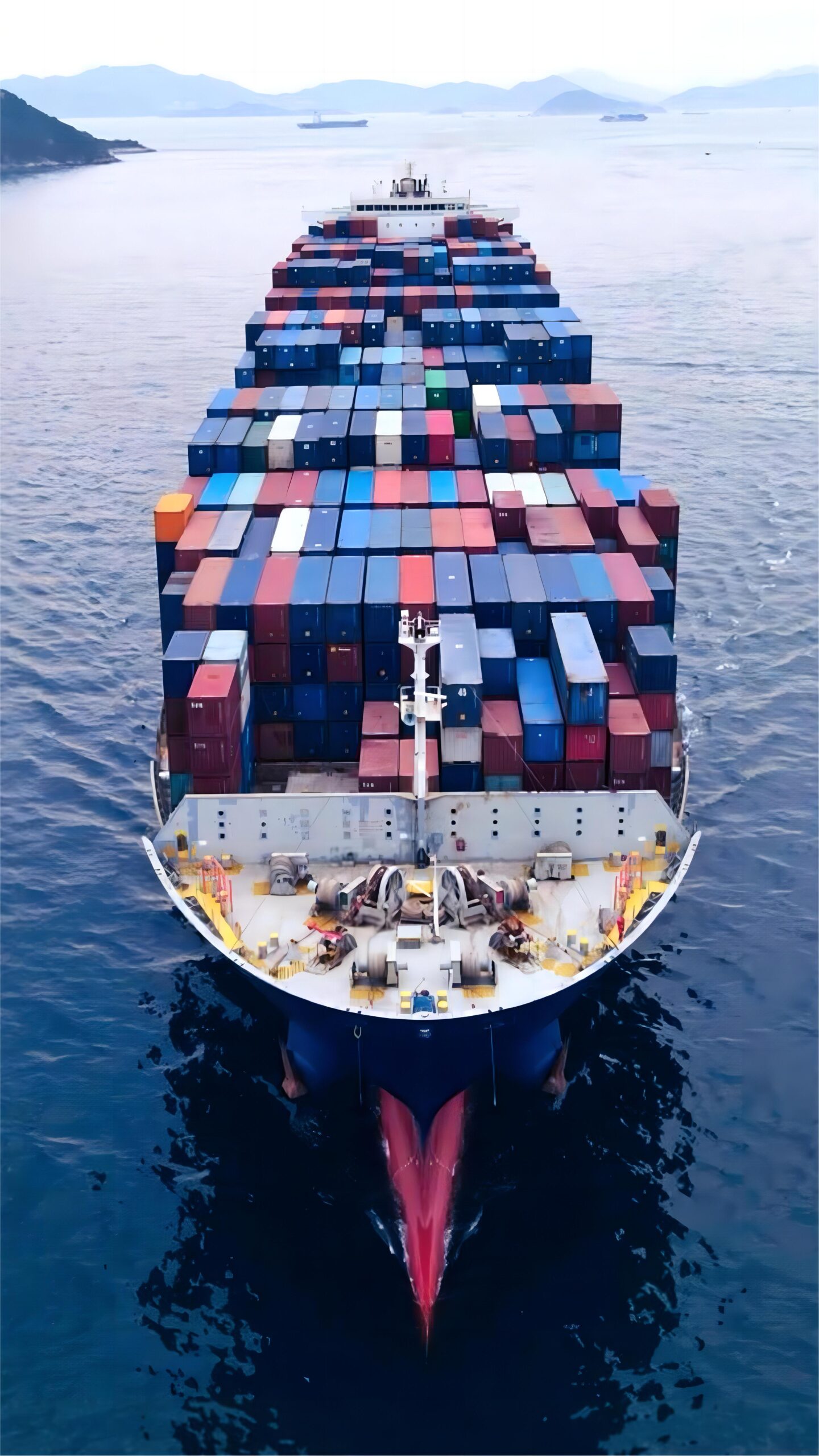 Air and sea freight containers representing dropshipping logistics China UK